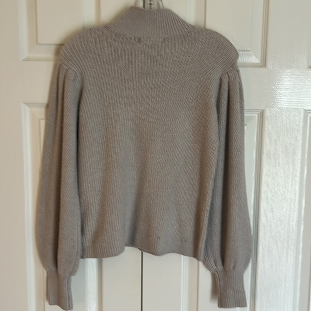 Sweater - Picture 4 of 4